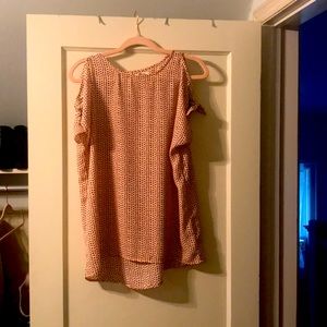 Open shoulder top